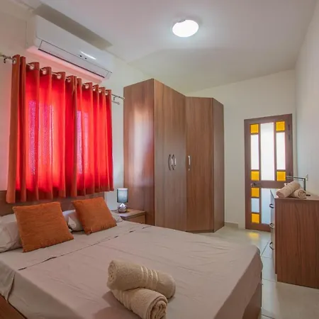 Apartment Kernice Penthouse With Sea And Country Views Of Xghajra