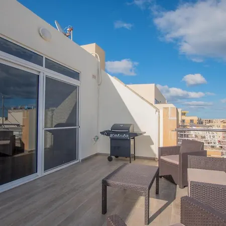 Kernice Penthouse With Sea And Country Views Of Apartment Xghajra