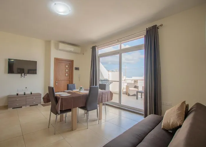 Kernice Penthouse With Sea And Country Views Of Apartament Xghajra