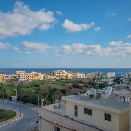 Kernice Penthouse With Sea And Country Views Of * Xghajra