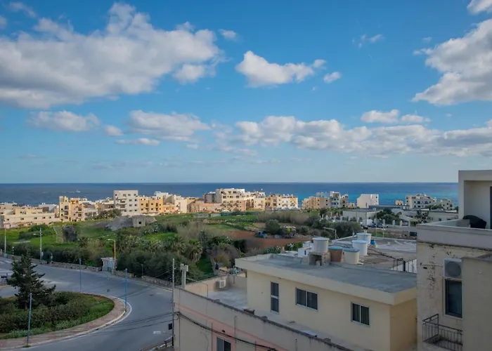 Kernice Penthouse With Sea And Country Views Of * Xghajra