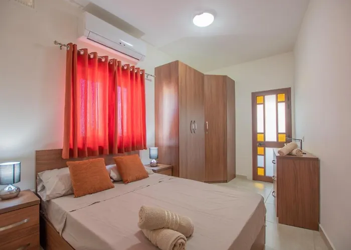 Kernice Penthouse With Sea And Country Views Of Διαμέρισμα Xghajra